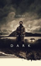 Karanlıkta Eve Dönüş izle – Coming Home in the Dark 2021 Filmi izle