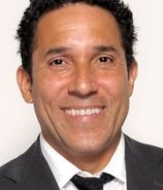 Oscar Nuñez