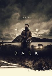 Karanlıkta Eve Dönüş izle – Coming Home in the Dark 2021 Filmi izle