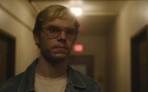 DAHMER – Canavar: Jeffrey Dahmer’ın Hikâyesi 1. Sezon 1. Bölüm